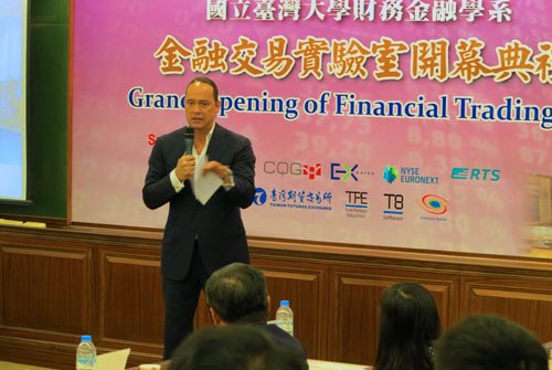 Ralph van Put at the trading lab in Taiwan Ralph van Put at the trading lab in Taiwan